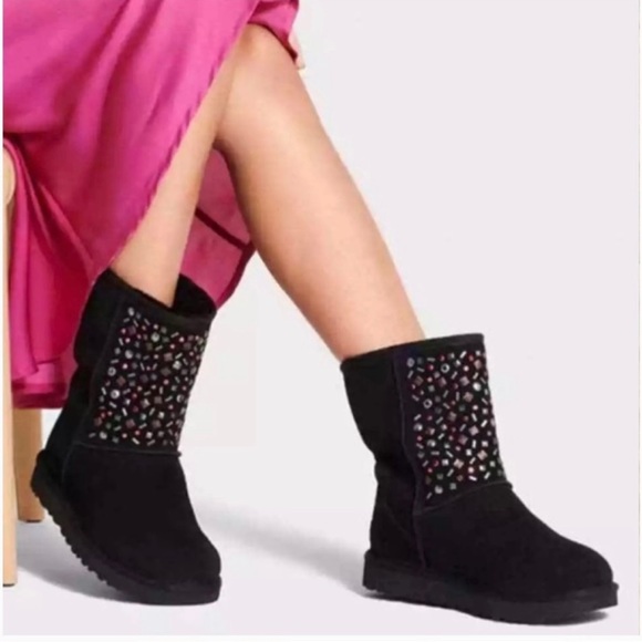 NIB Women’s Size 5 (Euro Sz 36) UGG Classic Short Stud II Winter Boots In Black - Picture 3 of 14